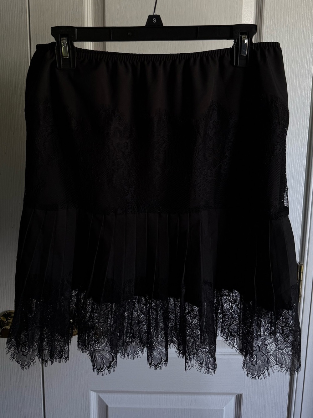 New never worn Black Lace-Trim Pleated Skirt - Women's
